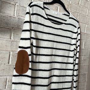 August Mist white/black striped sweater w/faux leather elbow patches. Size S